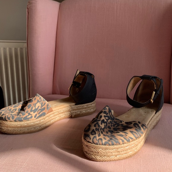 Naturalizer Waverly Cheetah Print Espadrilles - Picture 4 of 11